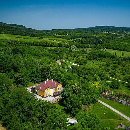 Tusculanum Panzio Bed & Breakfast Mindszentkálla Eksteriør bilde